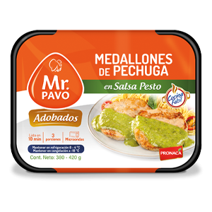 Medallone de Pechiga en salsa pesto